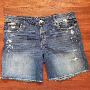 American Eagle "Live Your Life" Distressed Short